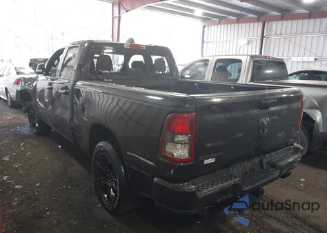 2021 Ram 1500 Big Horn 4X2 6'4 Box z USA, uszkodzony, nr VIN 1C6RREBT2MN807265